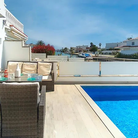 Welcs Casa 242 Emp Con Terraza Y Acceso Al Muelle