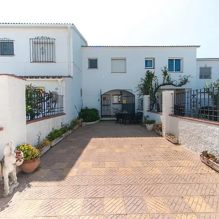 Holiday home Welcs Casa 242 Emp Con Terraza Y Acceso Al Muelle Empuriabrava