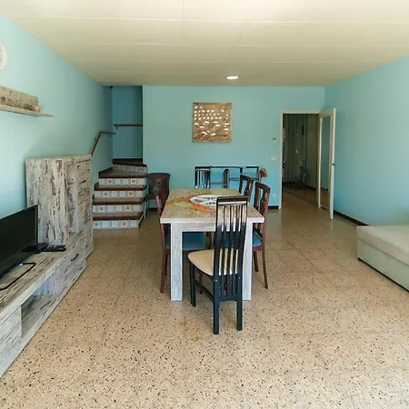 Holiday home Welcs Casa 242 Emp Con Terraza Y Acceso Al Muelle Empuriabrava