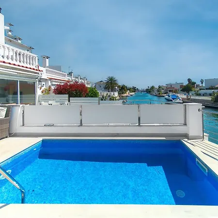 Holiday home Welcs Casa 242 Emp Con Terraza Y Acceso Al Muelle